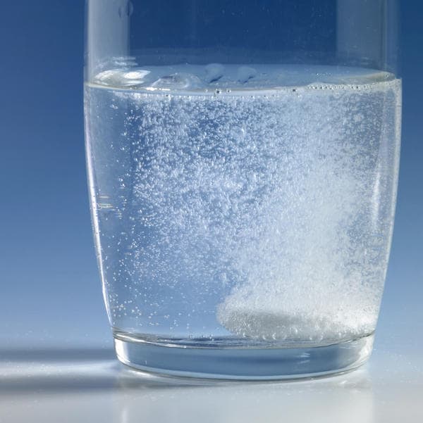 Dùng nước muối pha cũng có tác dụng giảm đau dạ dày
